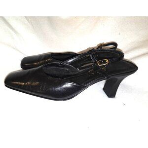 9-2-5 So Soft Black Sling Back Heels 7.5 M